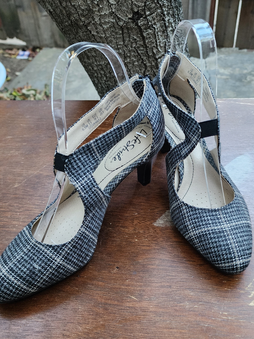 LifeStride Giovanna 2 Gray Plaid Cutout Heels Pump Comfort Soft System Sz 6.5M